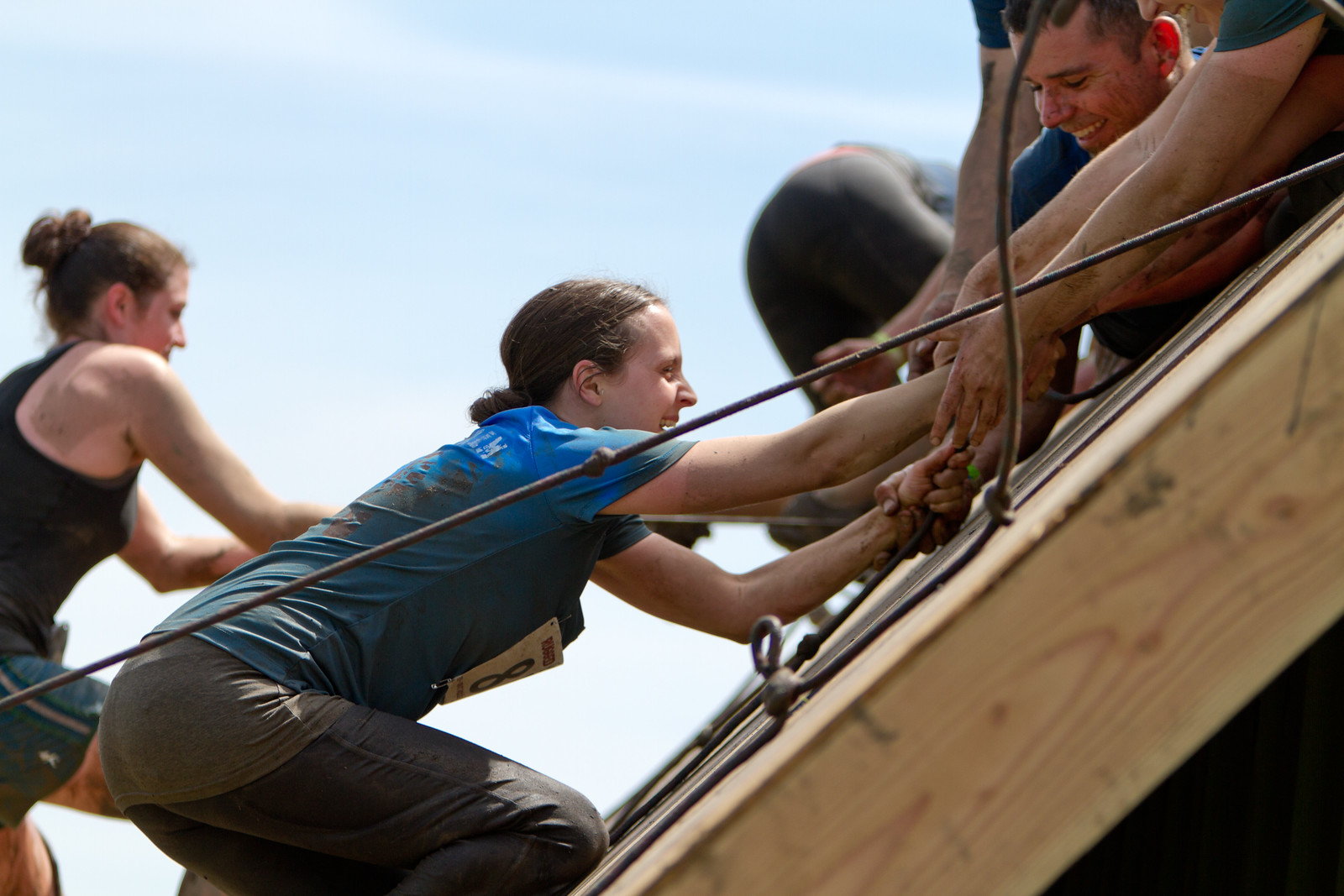 Rugged Maniac obstacle race competitors